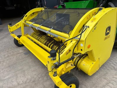John Deere 630C grass header