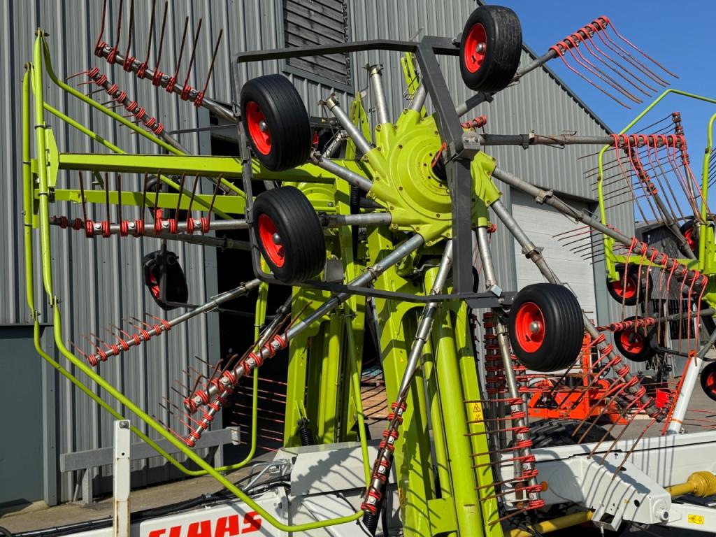 Claas Liner 3600 4 rotor rake