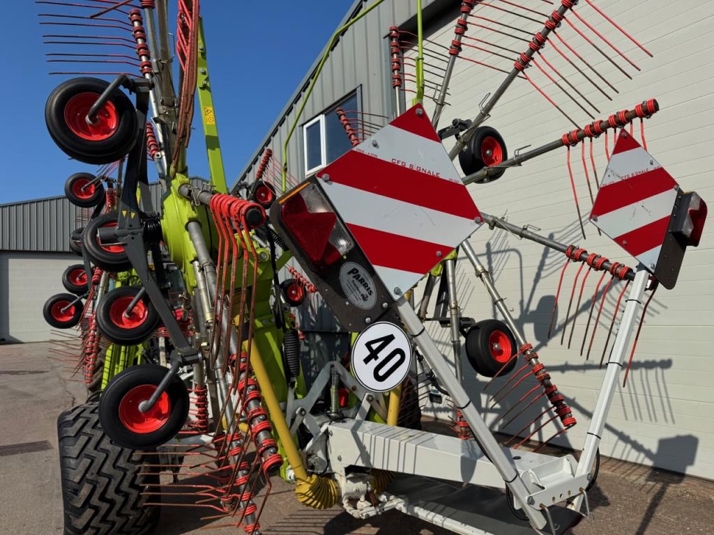 Claas Liner 3600 4 rotor rake