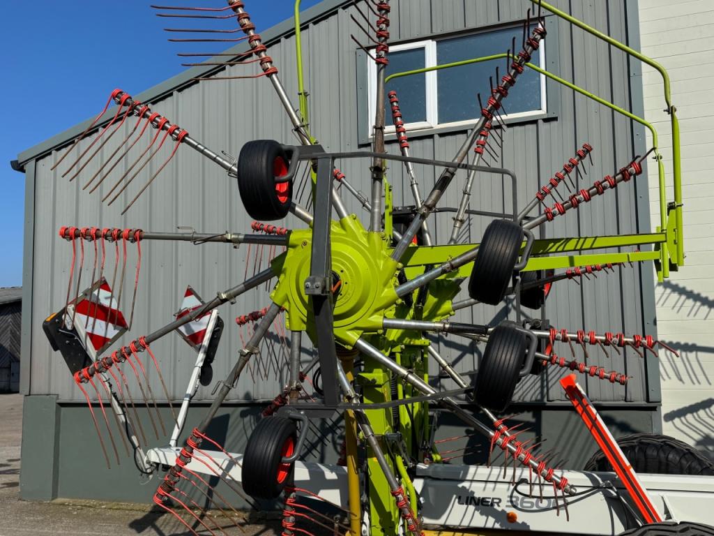 Claas Liner 3600 4 rotor rake