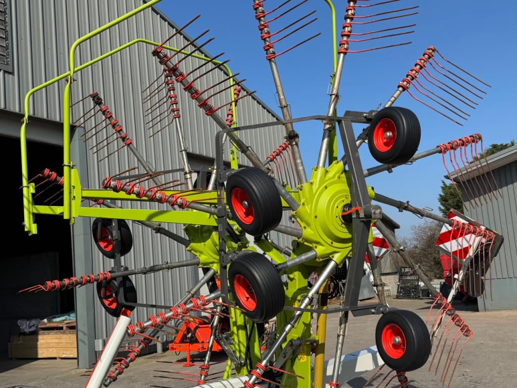 Claas Liner 3600 4 rotor rake