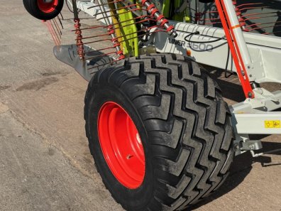 Claas Liner 3600 4 rotor rake