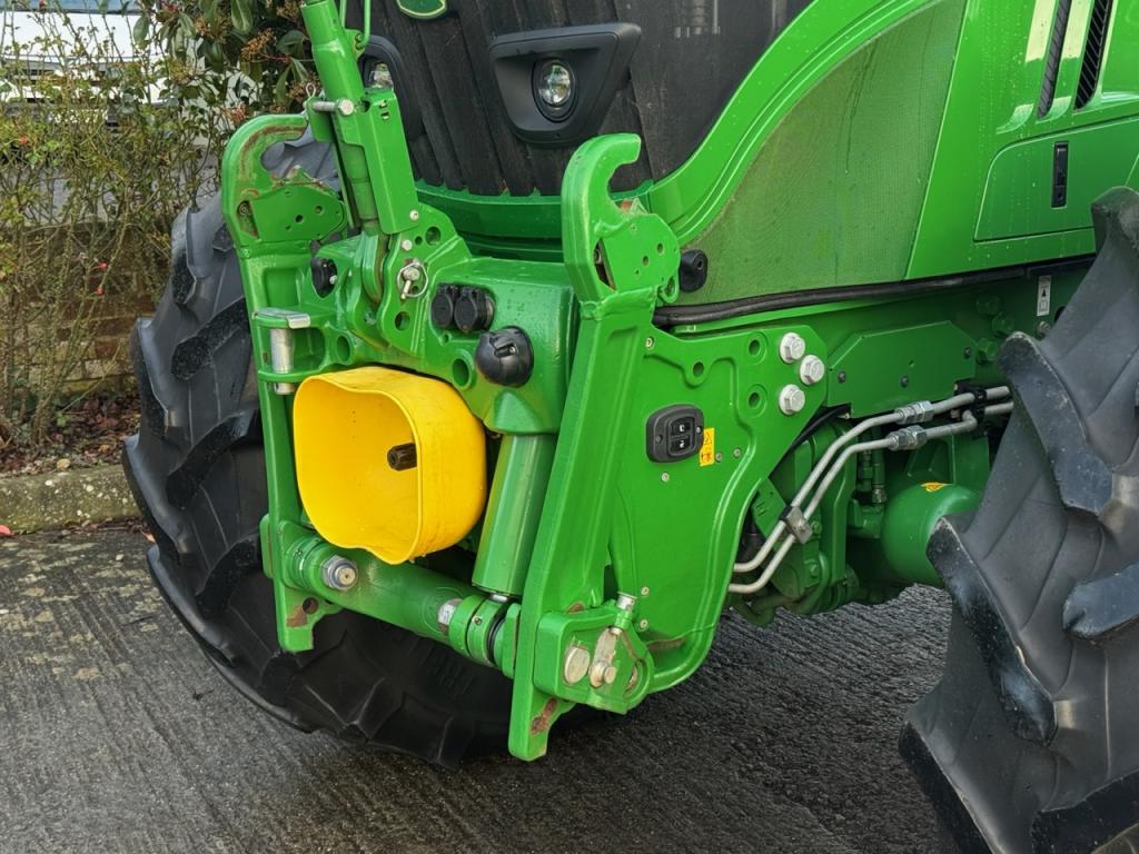 John Deere 6155R