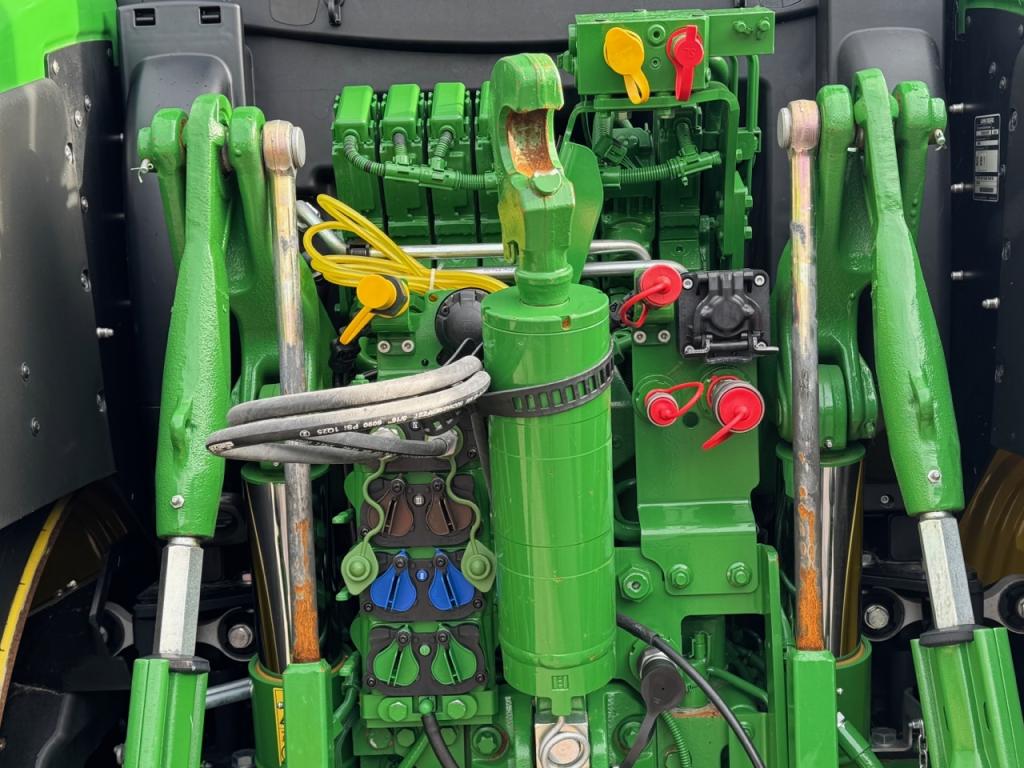 John Deere 6R 185