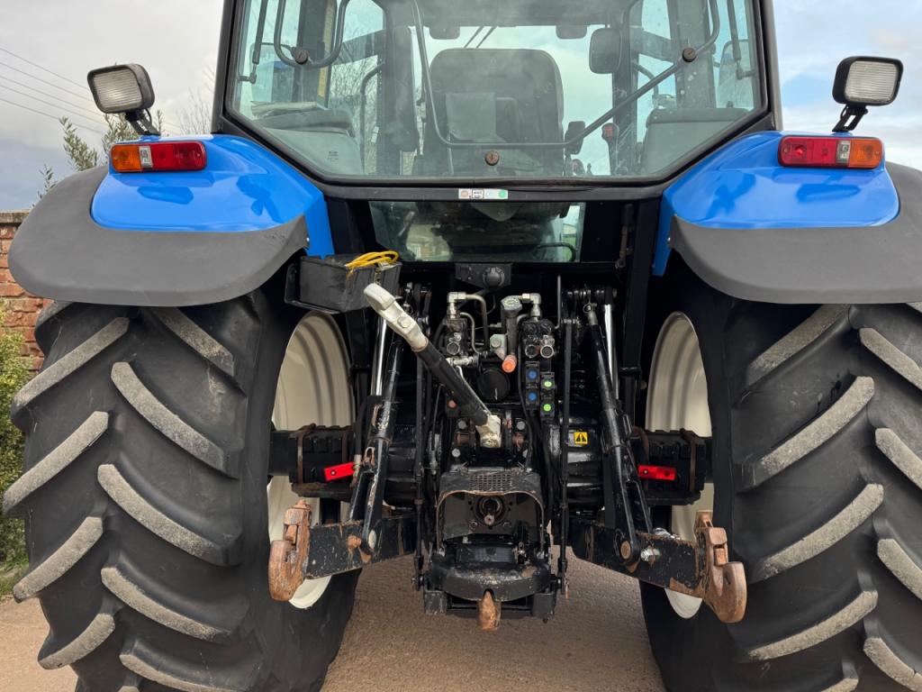 New Holland TS115