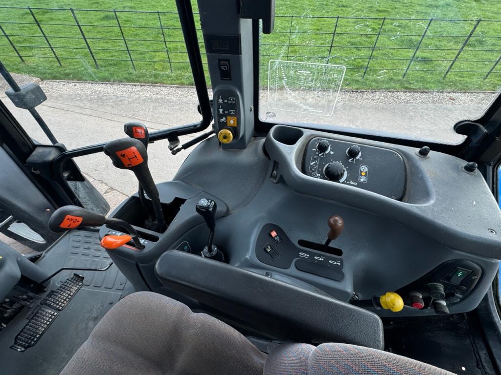 New Holland TS115