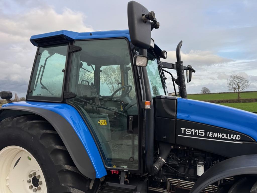 New Holland TS115