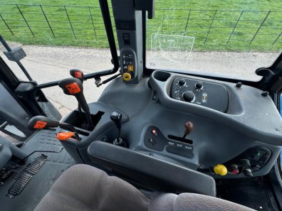 New Holland TS115