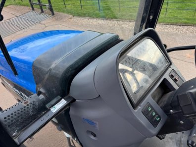 New Holland TS115