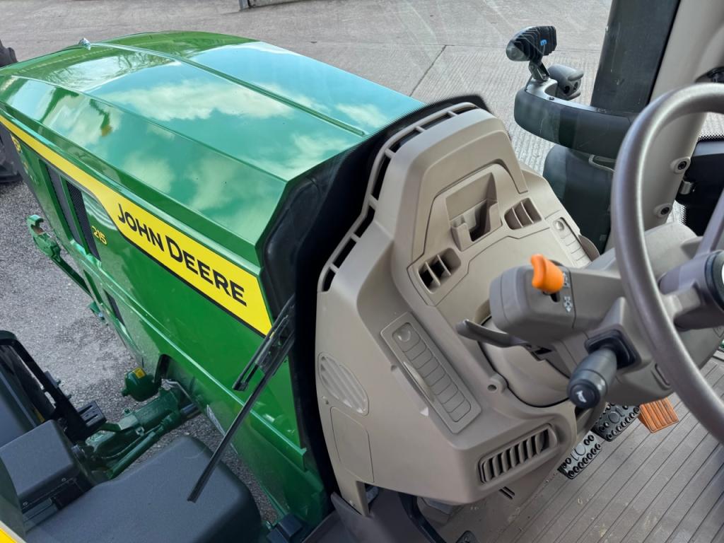 John Deere 6R 215