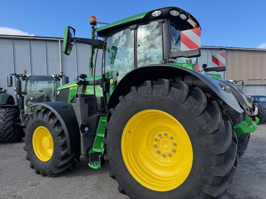 John Deere 6R 215