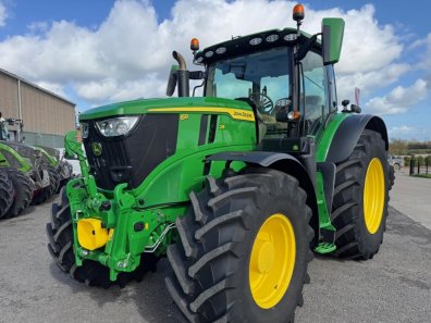 John Deere 6R 215