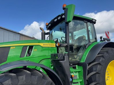 John Deere 6R 215