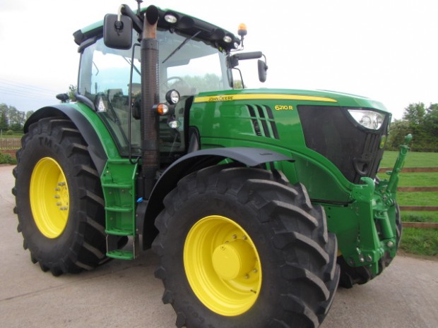 John Deere 6210R