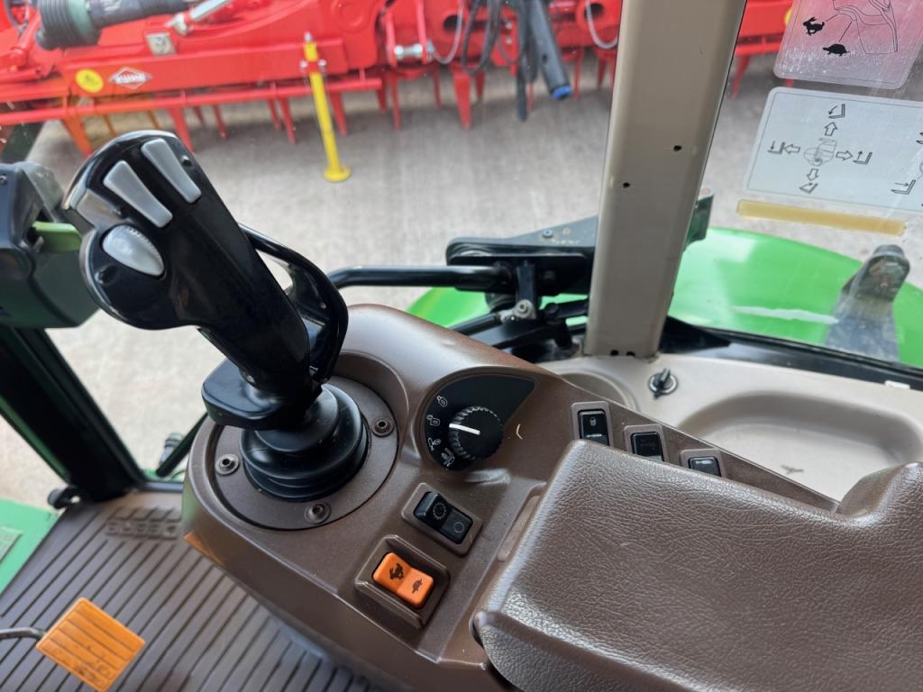 John Deere 3800