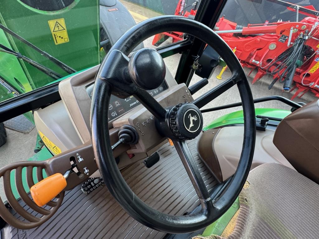 John Deere 3800