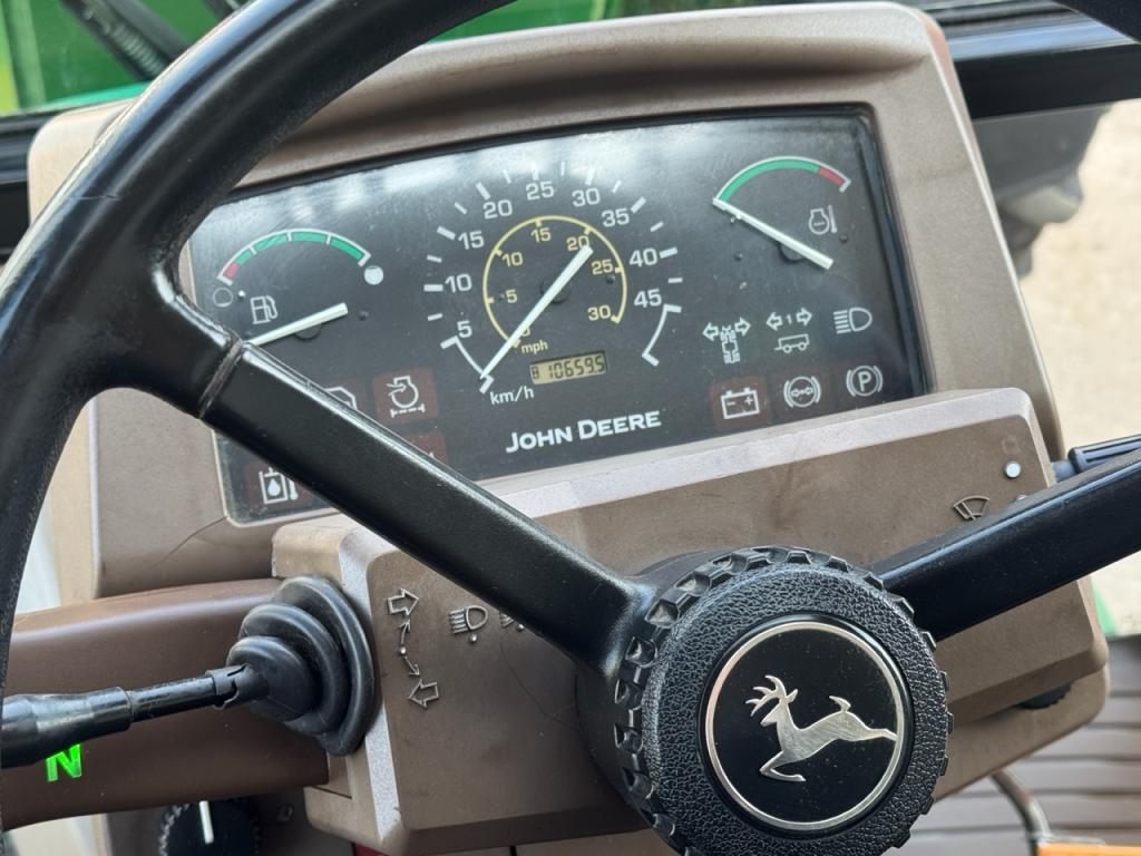 John Deere 3800
