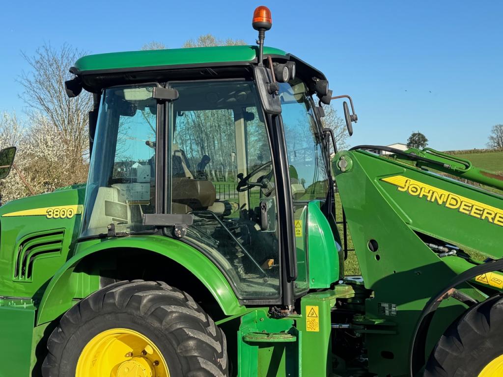 John Deere 3800