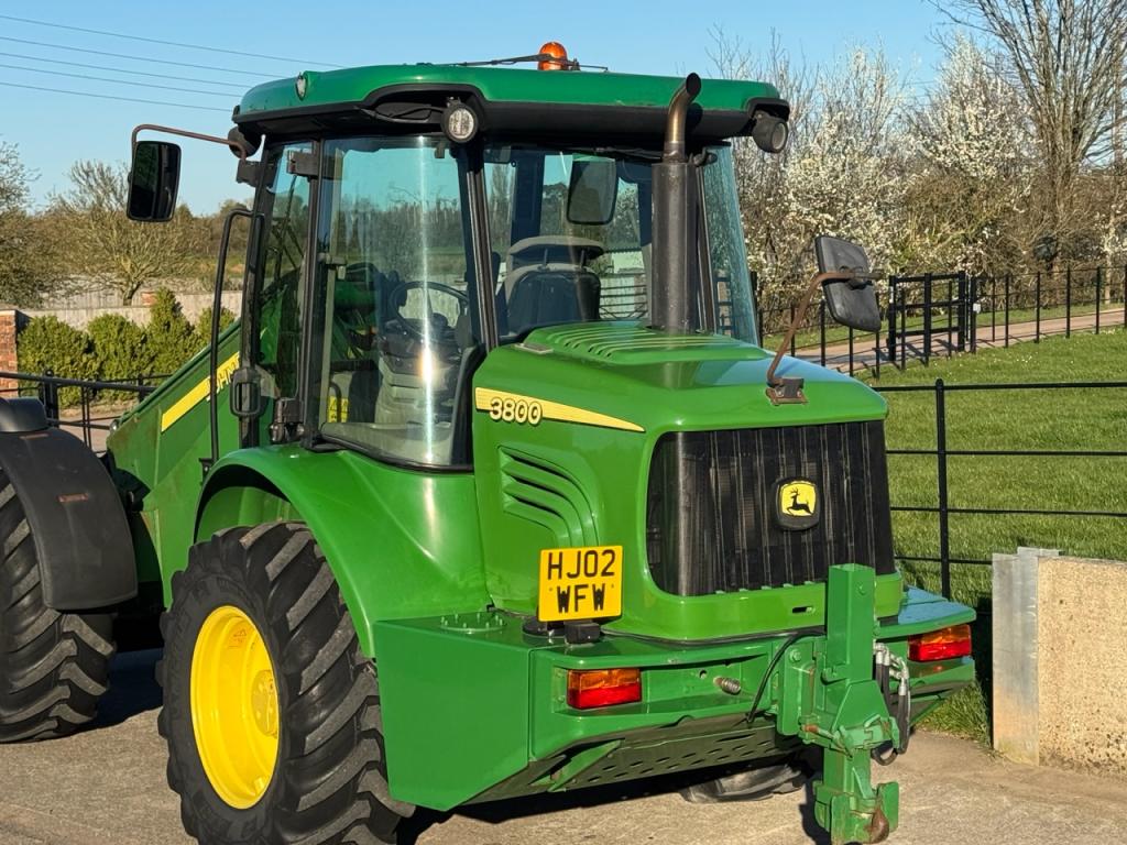 John Deere 3800