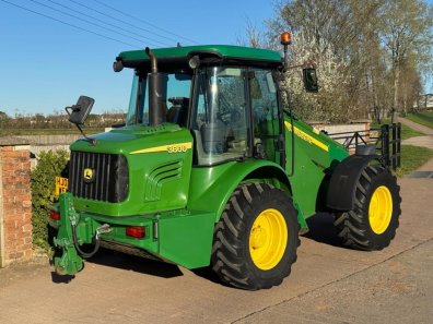 John Deere 3800