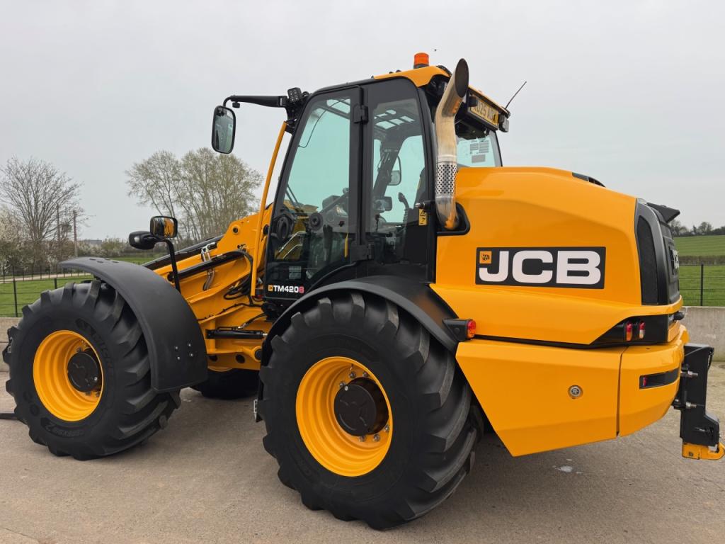 JCB 420S