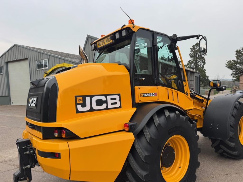 JCB 420S