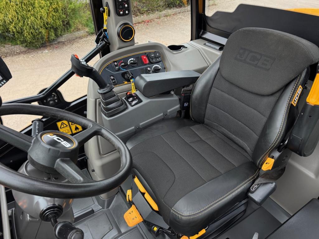 JCB 420S