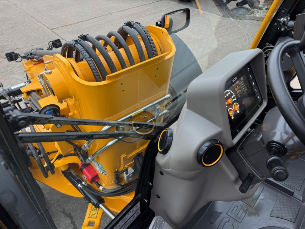 JCB 420S