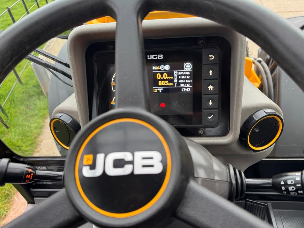 JCB 420S
