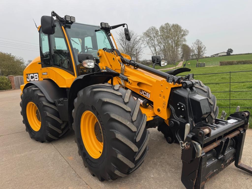JCB 420S