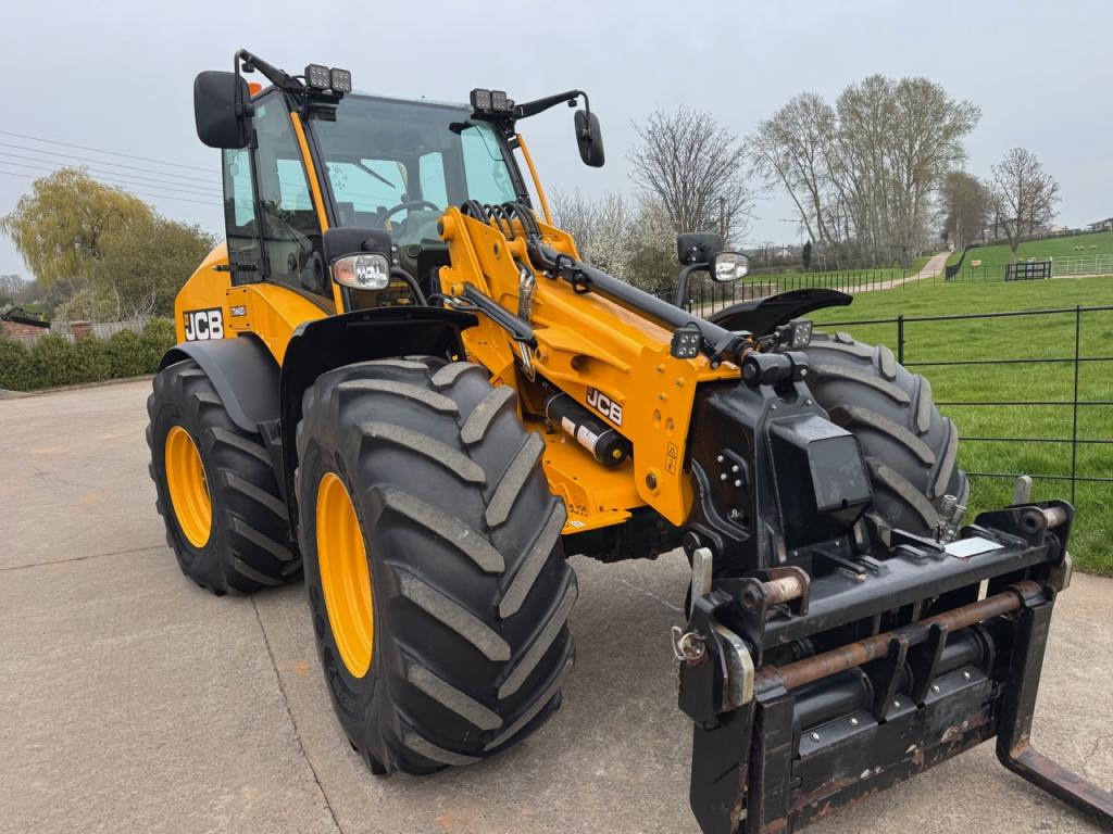 JCB 420S