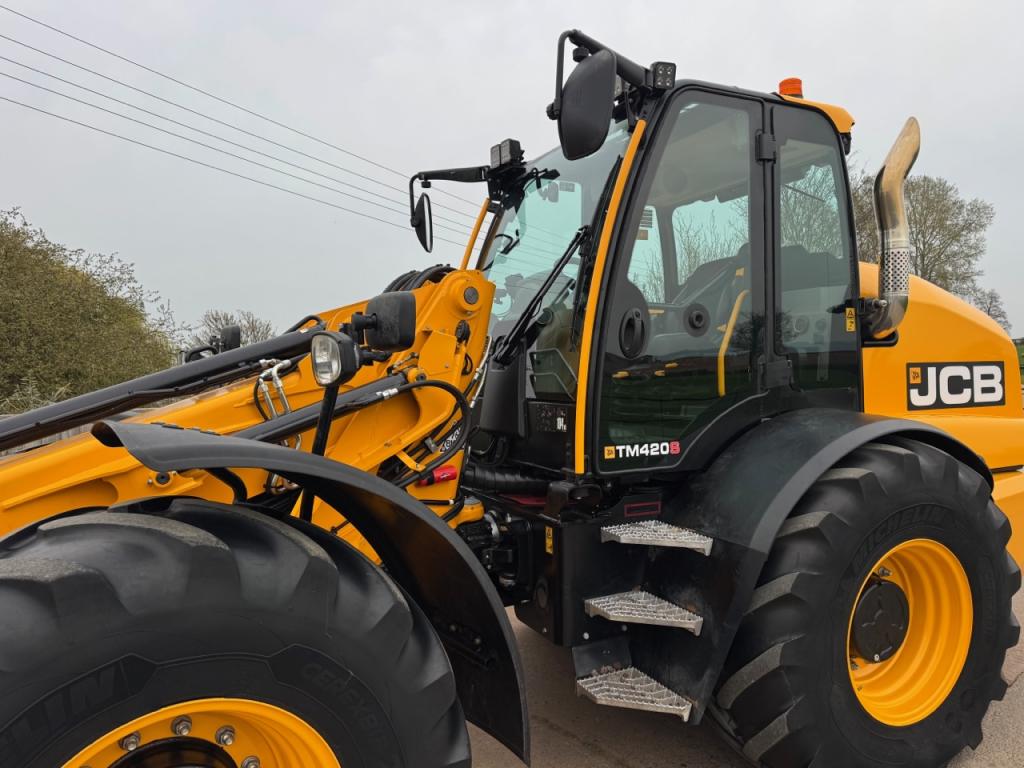 JCB 420S