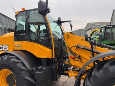 JCB 420S