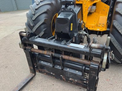 JCB 420S