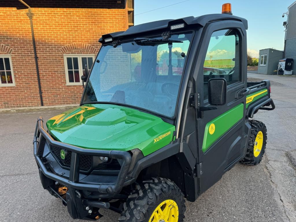 John Deere 865M Gator