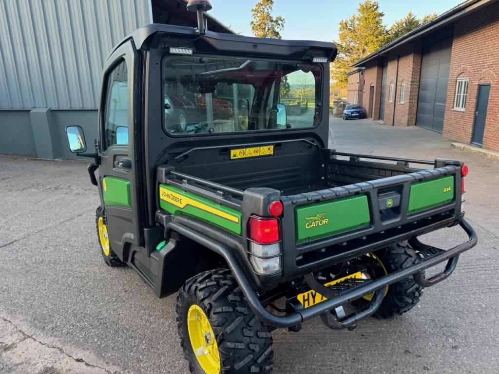John Deere 865M Gator