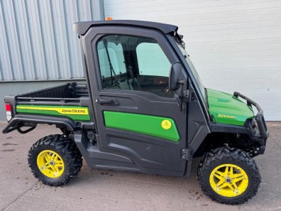 John Deere 865M Gator