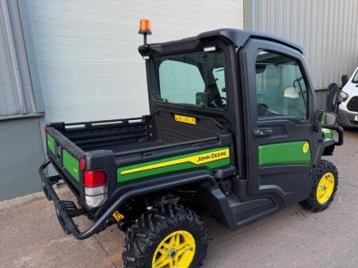 John Deere 865M Gator