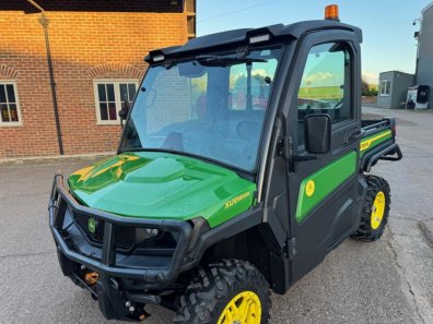 John Deere 865M Gator