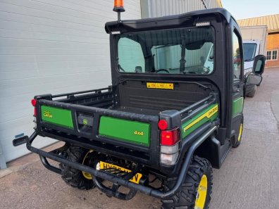 John Deere 865M Gator