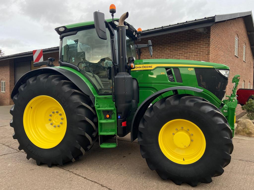 John Deere 6R 215