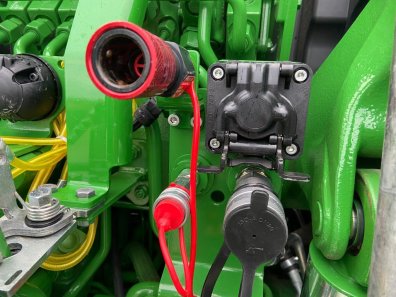 John Deere 6R 215