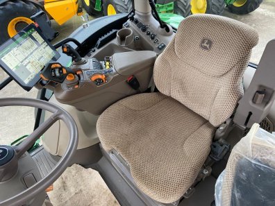 John Deere 6R 215