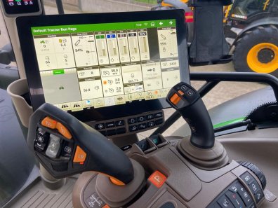 John Deere 6R 215