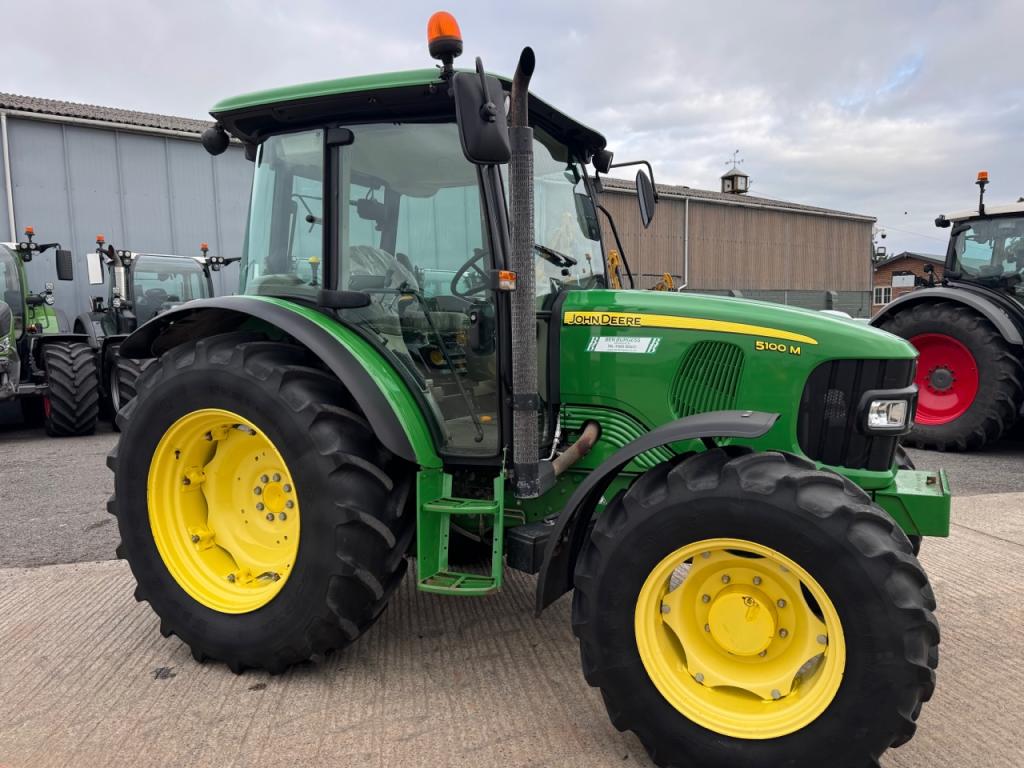John Deere 5100M