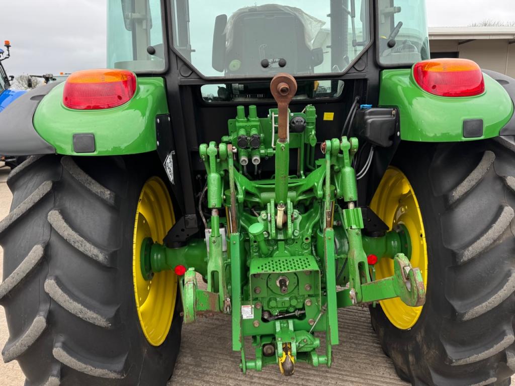 John Deere 5100M