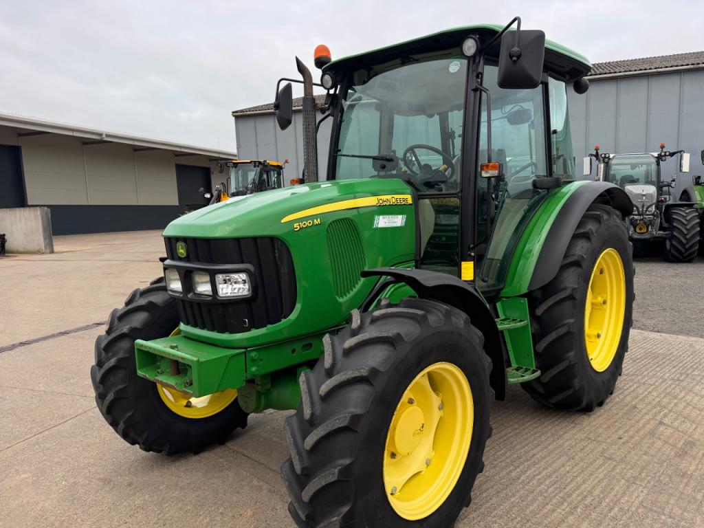 John Deere 5100M