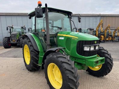 John Deere 5100M