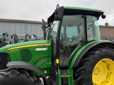 John Deere 5100M