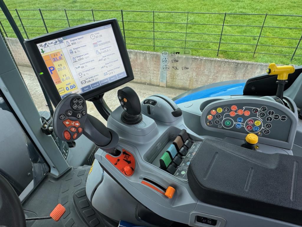 New Holland T7.225